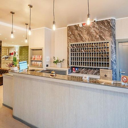 Hotel Donatello Модена Экстерьер фото