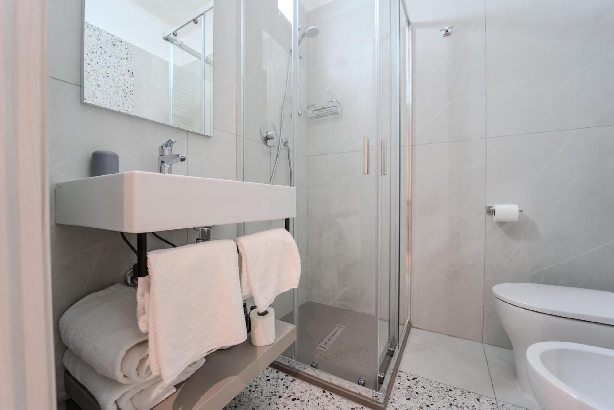 Hotel Donatello Модена Экстерьер фото