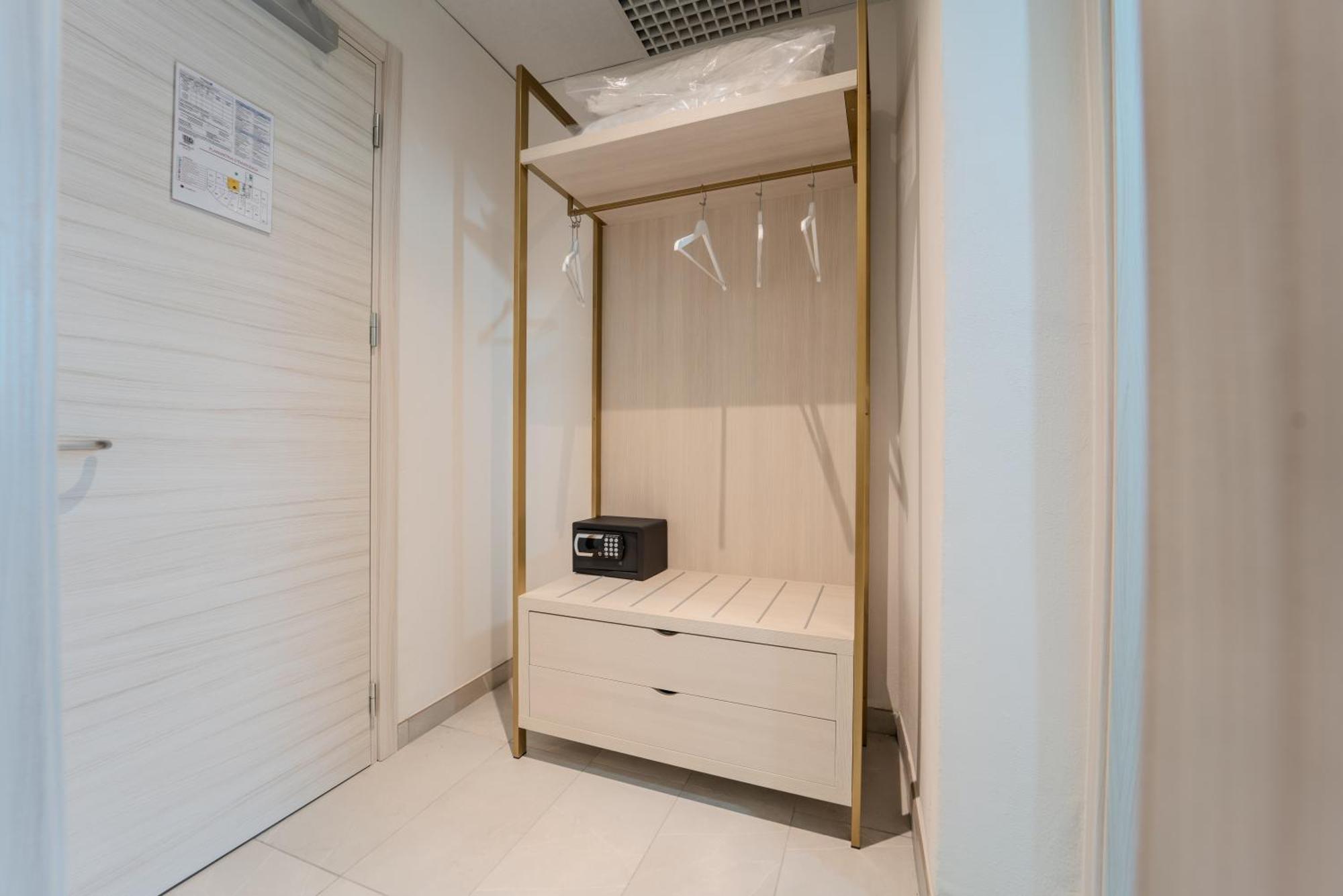 Hotel Donatello Модена Экстерьер фото