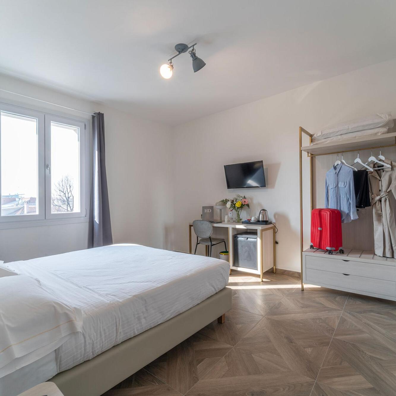 Hotel Donatello Модена Экстерьер фото