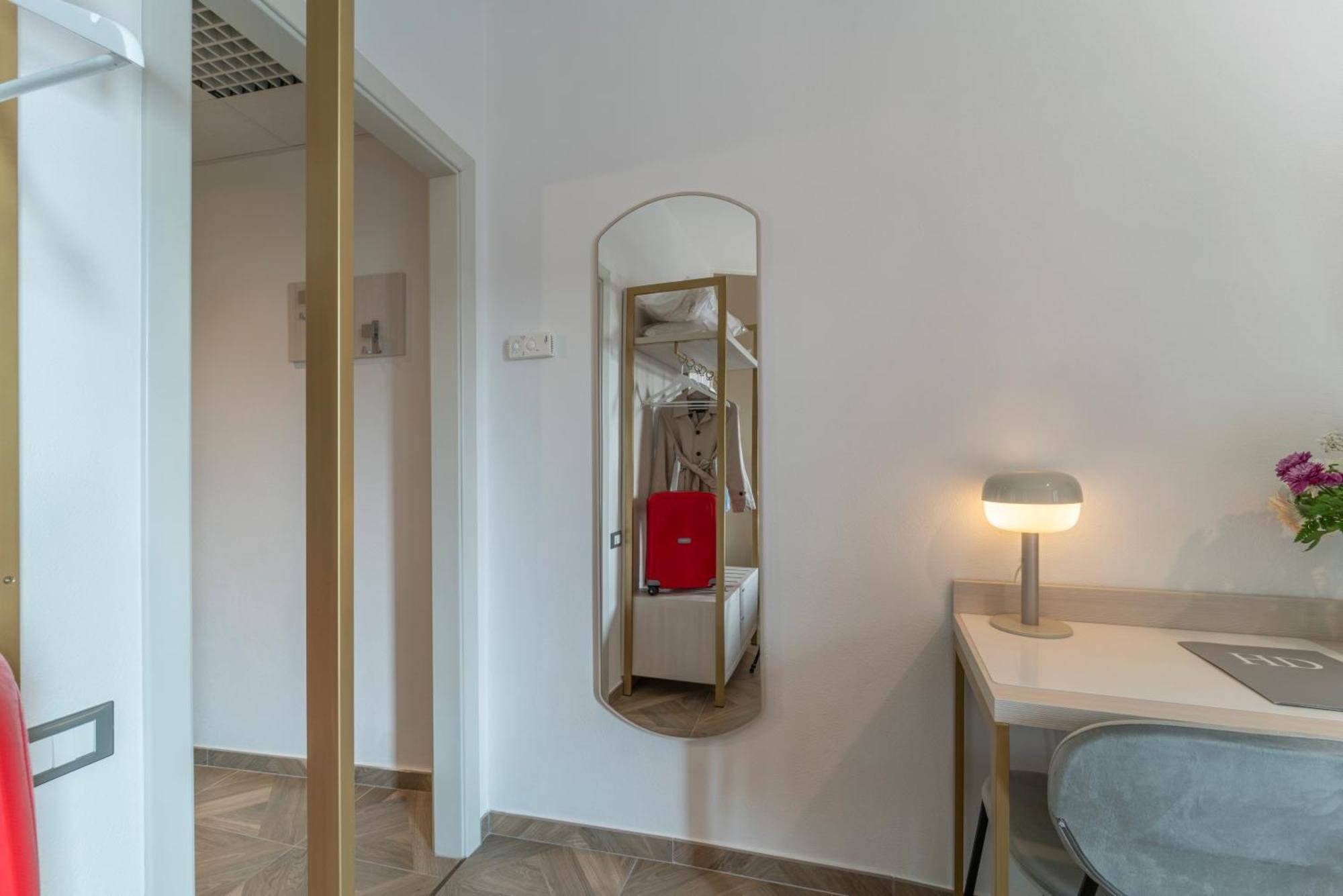 Hotel Donatello Модена Экстерьер фото
