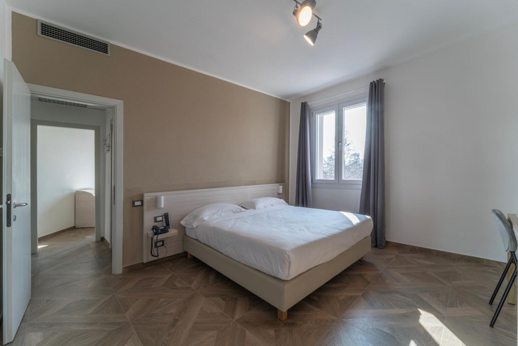 Hotel Donatello Модена Экстерьер фото