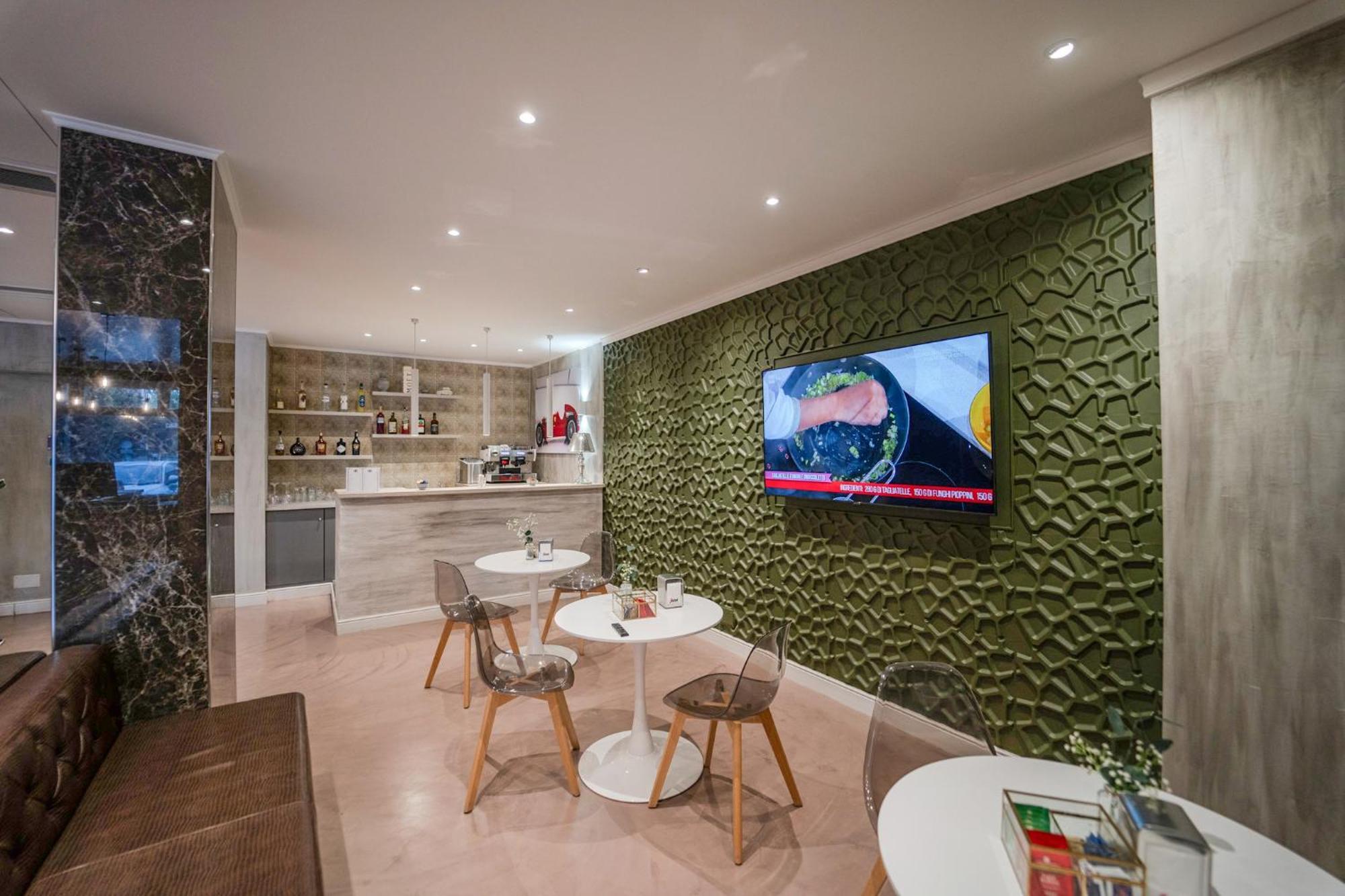 Hotel Donatello Модена Экстерьер фото